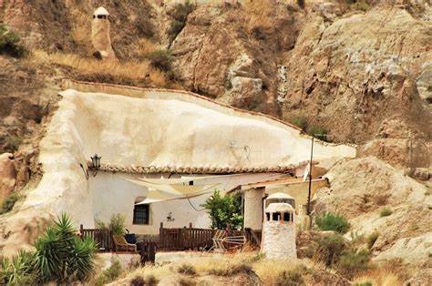 Visiter Guadix et voir l’un des plus grands sites troglodytes au monde - Andalousie