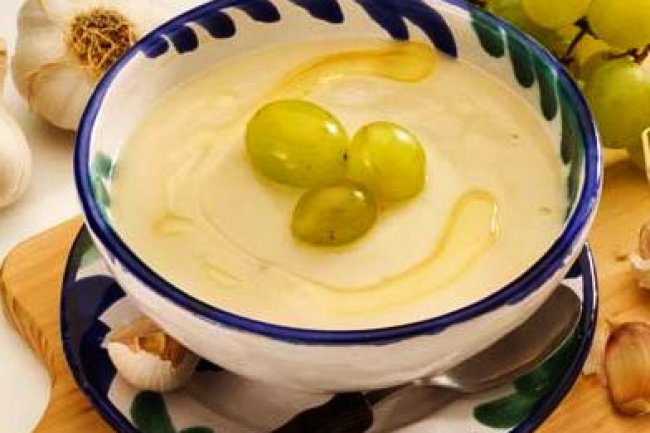 L'ajoblanco ... La soupe froide typique de Malaga, plus précisément de l'Almáchar en Andalousie