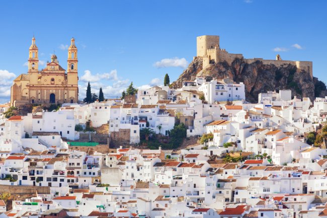 Olvera - pittoresque village blanc dans la province de Cadix.