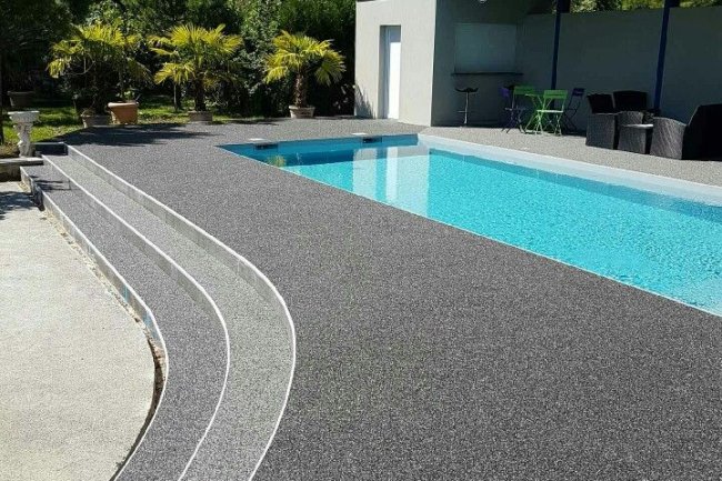 Les avantages et les inconvénients d’un sol extérieur en résine epoxy sur la Costa del Sol