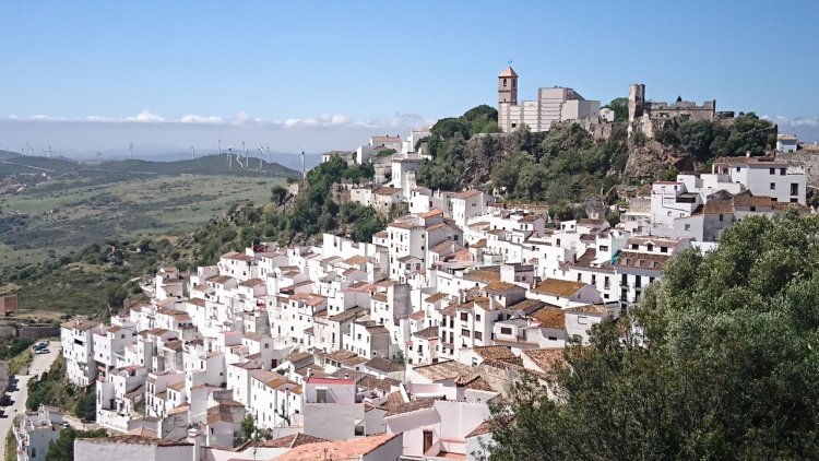 Istán, autre village blanc de l'arrière-pays de la Costa del Sol en Andalousie
