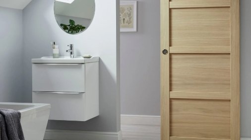 Porte coulissante ou à galandage : optimisez votre salle de bains avec style sur la Costa del Sol !