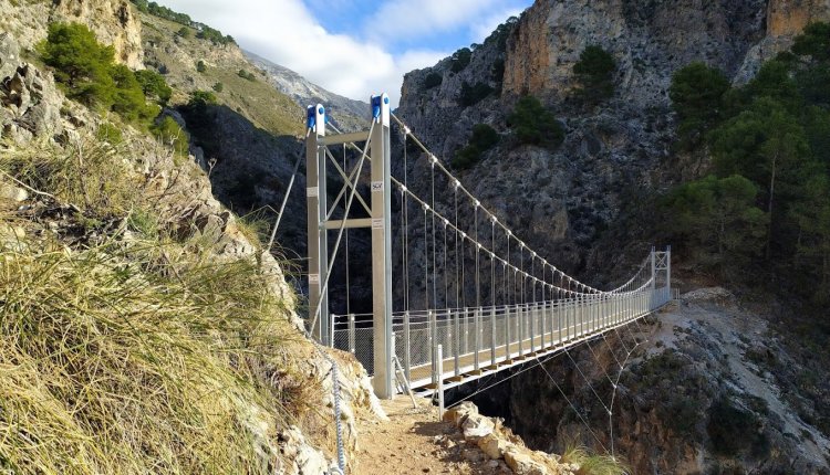 El Saltillo de Malaga: le Pont Suspendu entre Canillas de Aceituno et Sedella