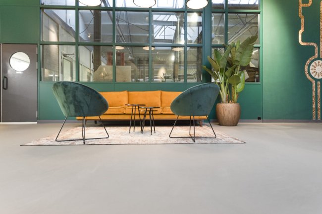 Sol en Résine Époxy : Découvrez l'Alternative Écologique et Durable au Microciment sur la Costa del Sol