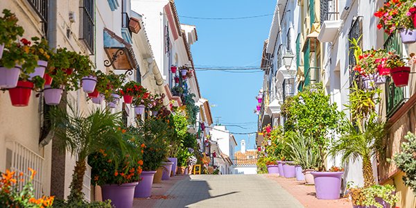 Costa del Sol Ouest : Explorer au-delà d'Estepona – Manilva, Casares et Sotogrande pour un Investissement Idéal