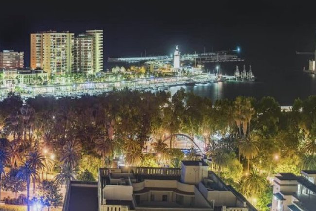 Malaga ne dort jamais | Vie nocturne & sorties sur la Costa del Sol  | Nathi Dreams