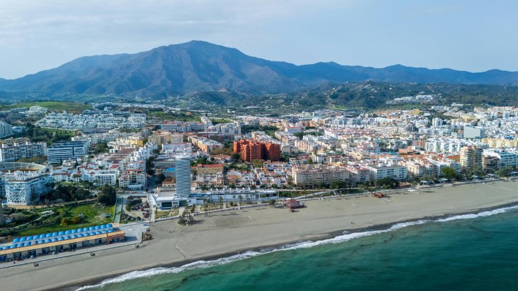 Vivre à Estepona : le guide complet pour s'installer sur la Costa del Sol - Nathi Dreams