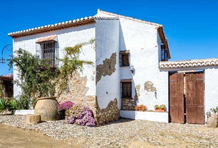 Rénover une maison en Andalousie : budget et pièges à éviter  I  Nathi-Dreams